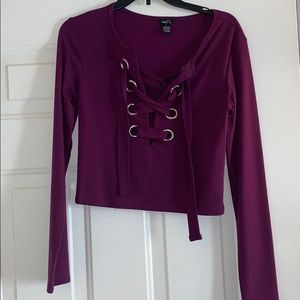 MEDIUM. Crop. Long sleeve.